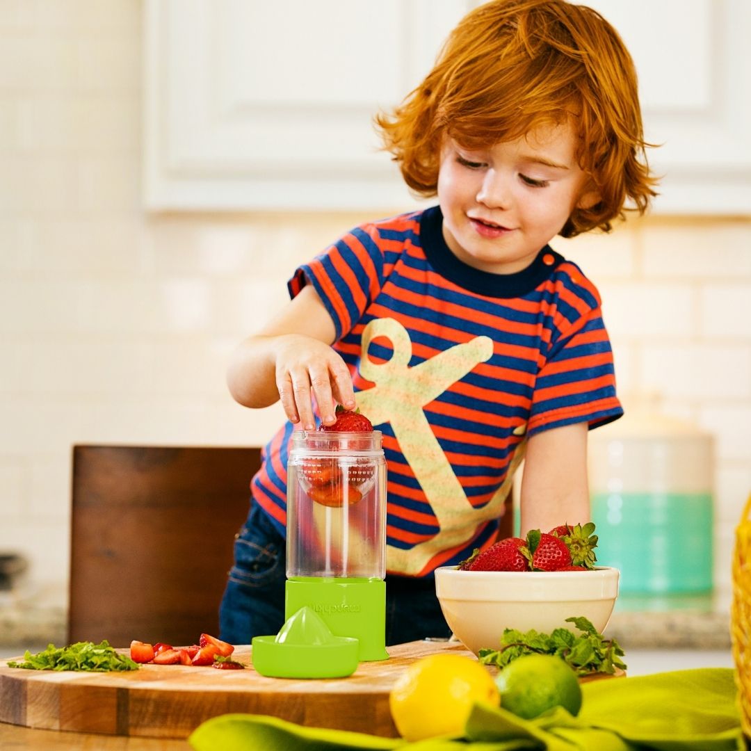 Munchkin Miracle ® 360° Fruit Infuser Cup