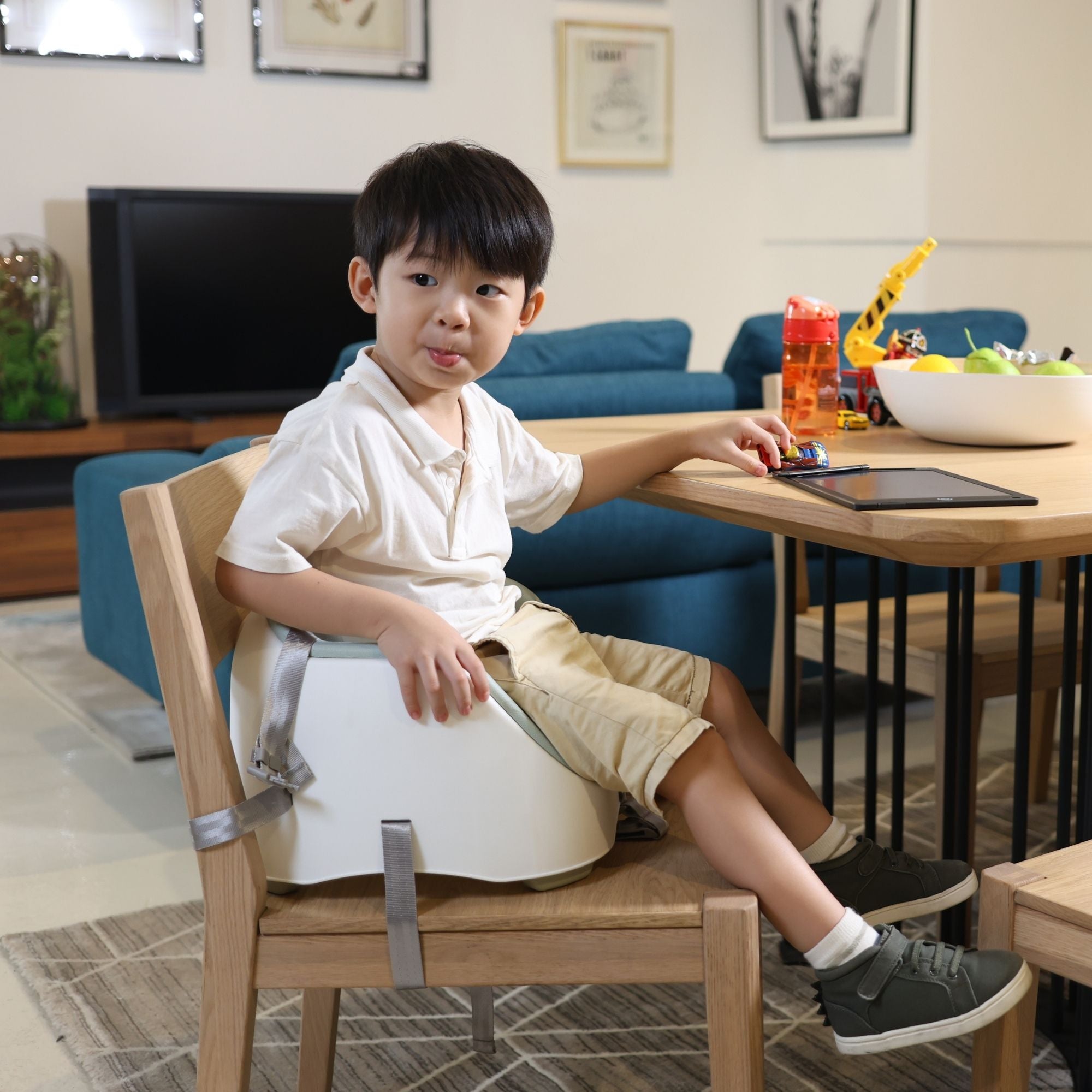 Booster Stool Bonbijou 3-in-1 Zee Seat (Booster Seat, Baby Base & Step Stool) – Infantino