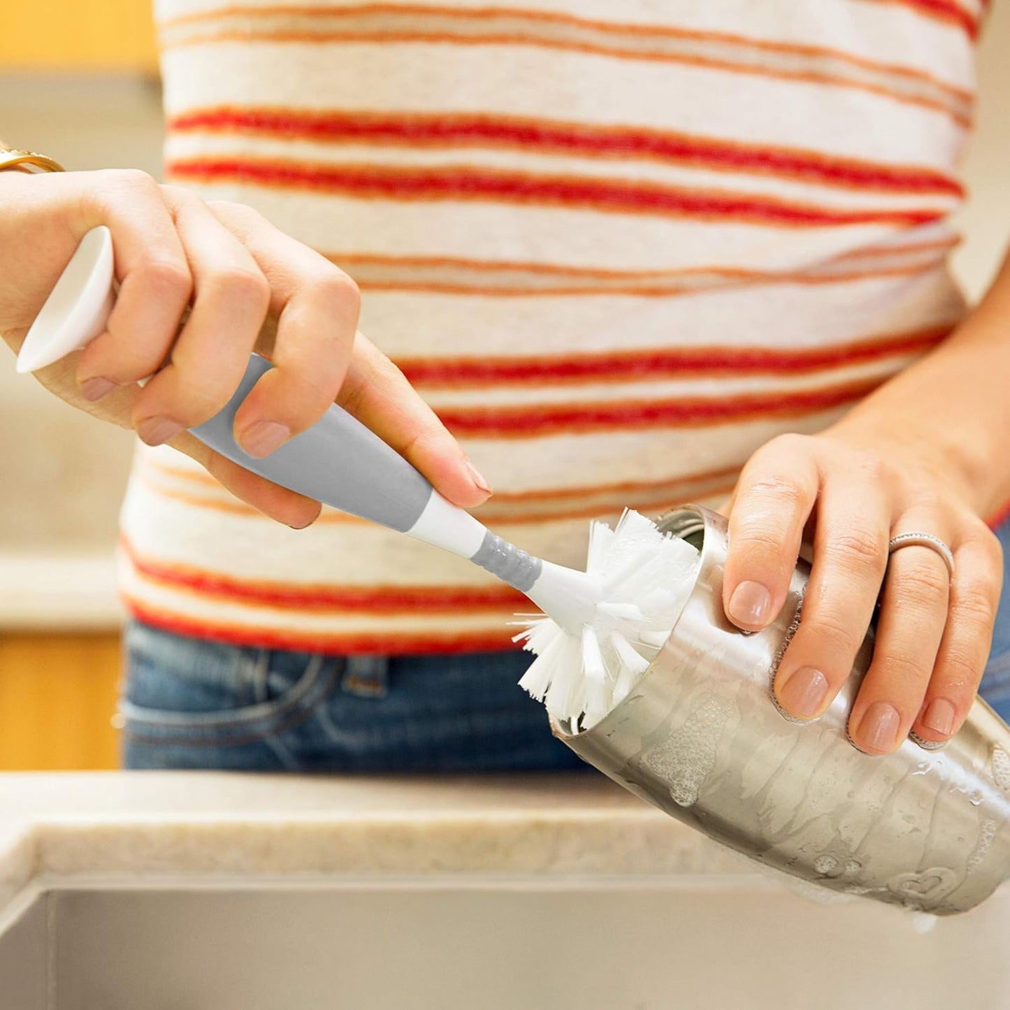 Munchkin Bristle ™ Bottle Brush - Infantino
